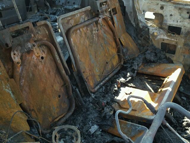 1GNDT13W61K211859 - 2001 CHEVROLET BLAZER BURN photo 6