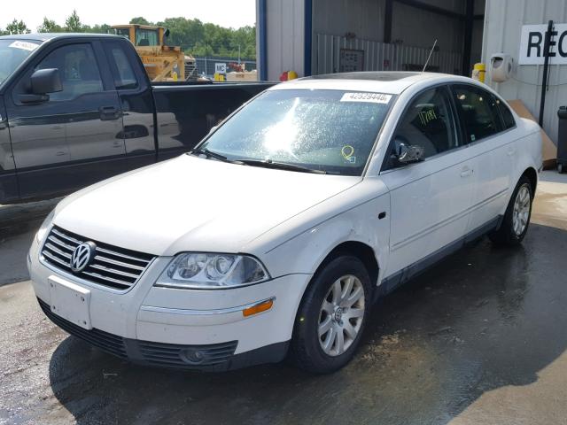 WVWPD63B13P441473 - 2003 VOLKSWAGEN PASSAT GLS WHITE photo 2