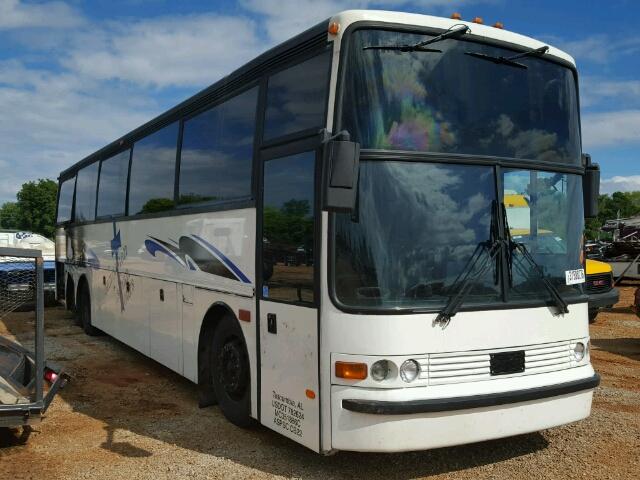 YE2TA76B8U2029032 - 1997 VANH MOTORCOACH WHITE photo 1