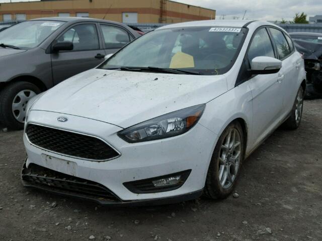 1FADP3K2XFL337074 - 2015 FORD FOCUS SE WHITE photo 2