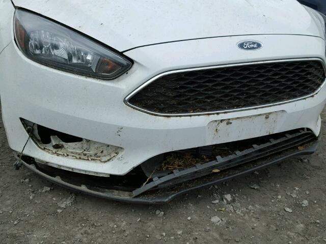 1FADP3K2XFL337074 - 2015 FORD FOCUS SE WHITE photo 9