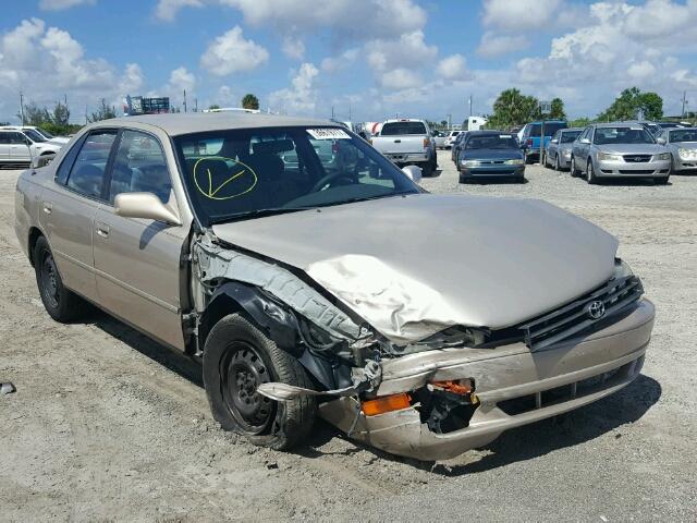 4T1SK12E2NU030582 - 1992 TOYOTA CAMRY LE ოქროსფერი ფოტო 1