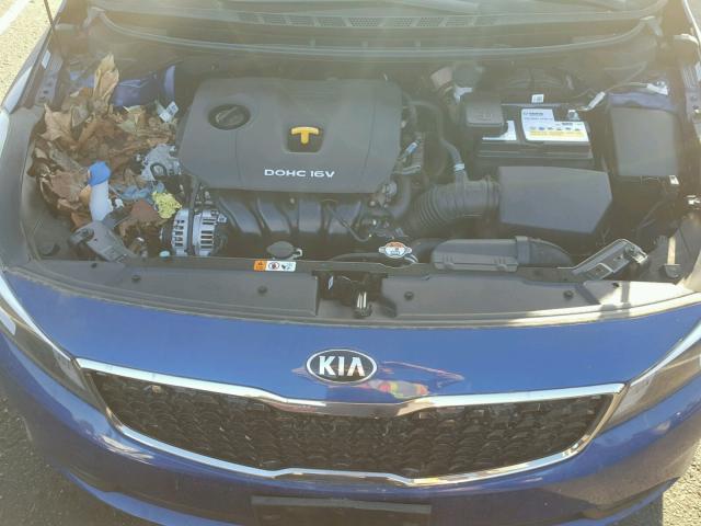 3KPFK4A74HE139414 - 2017 KIA FORTE LX BLUE photo 7