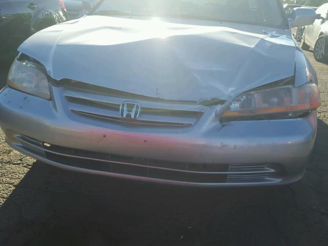 1HGCG66562A065979 - 2002 HONDA ACCORD LX SILVER photo 9