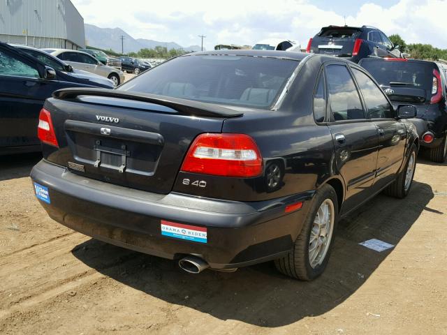 YV1VS27514F047435 - 2004 VOLVO S40 1.9T BLACK photo 4