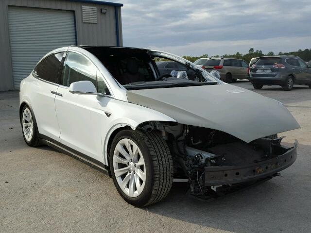 5YJXCBE23GF014627 - 2016 TESLA MODEL X WHITE photo 1