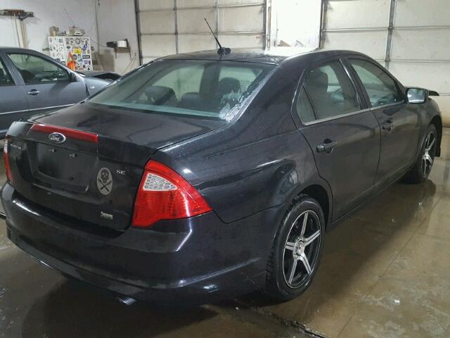 3FAHP0HGXAR346080 - 2010 FORD FUSION SE BLACK photo 4