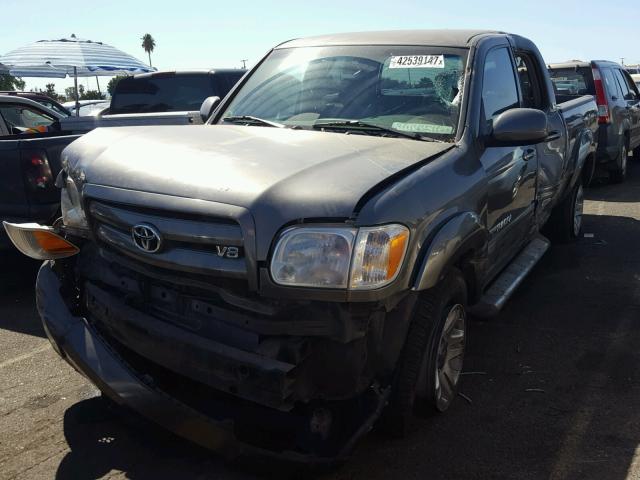 5TBET38186S509411 - 2006 TOYOTA TUNDRA DOU GRAY photo 2