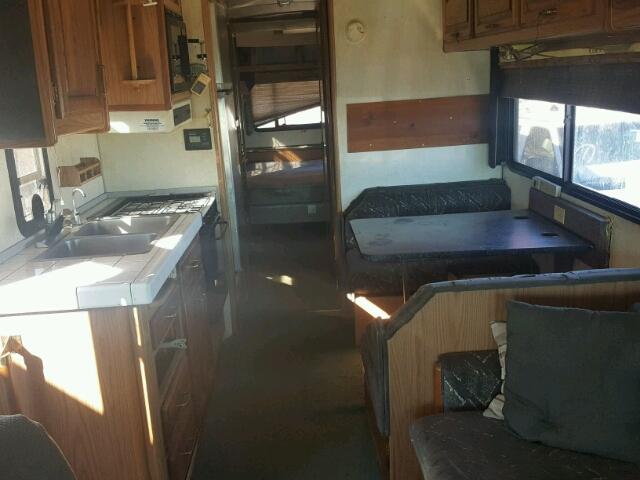 1GBKP37N5N3317175 - 1992 CHEVROLET MOTORHOME TWO TONE photo 6