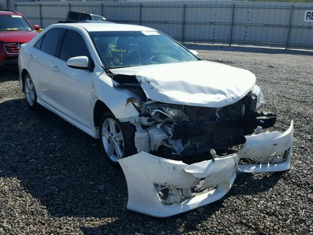 4T1BF1FK3EU438030 - 2014 TOYOTA CAMRY L WHITE photo 1