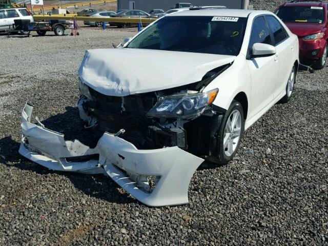 4T1BF1FK3EU438030 - 2014 TOYOTA CAMRY L WHITE photo 2