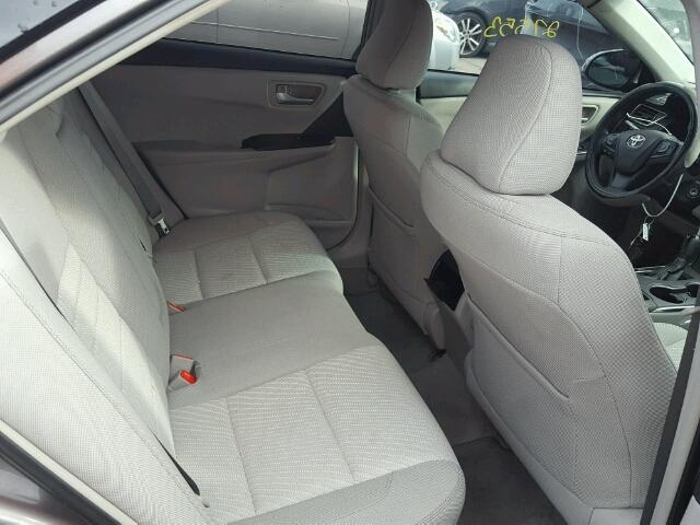 4T1BF1FK9FU482938 - 2015 TOYOTA CAMRY LE SILVER photo 6