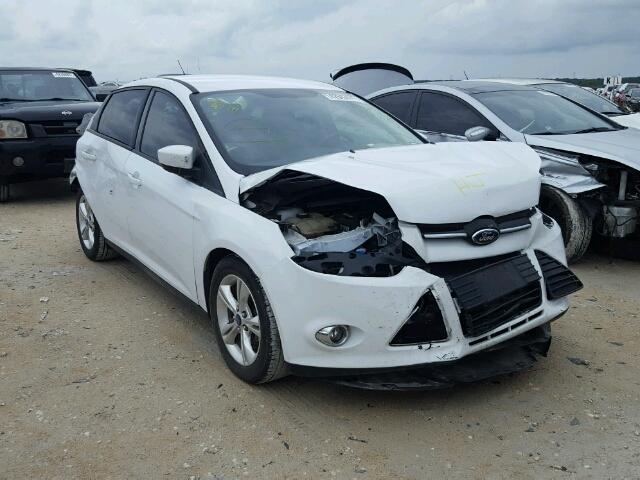 1FAHP3F2XCL200322 - 2012 FORD FOCUS WHITE photo 1