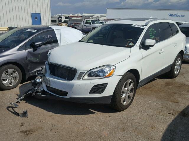 YV4952DL9D2411011 - 2013 VOLVO XC60 3.2 WHITE photo 2