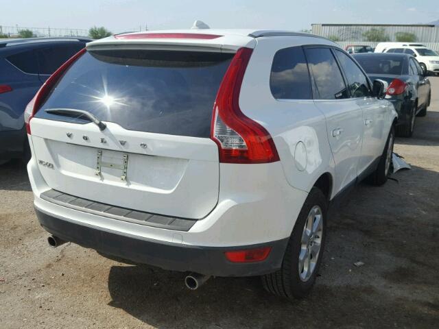 YV4952DL9D2411011 - 2013 VOLVO XC60 3.2 WHITE photo 4