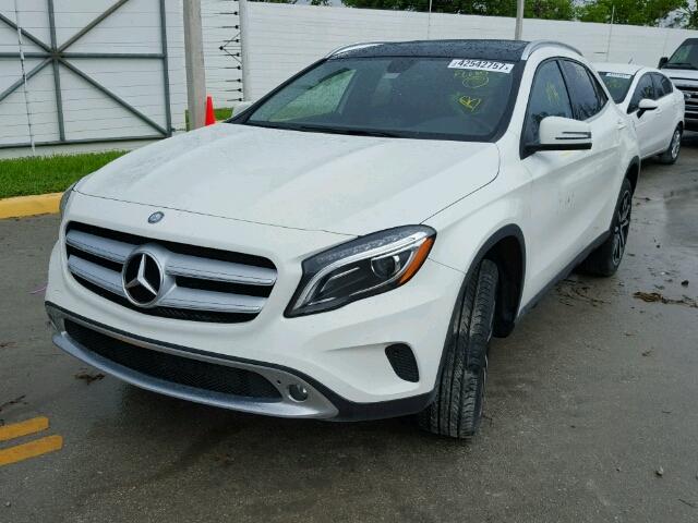 WDCTG4EB2FJ186132 - 2015 MERCEDES-BENZ GLA 250 WHITE photo 2