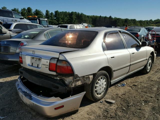 AC211005M - 1997 HONDA ACCORD GRAY photo 4