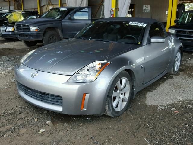 JN1AZ36A15M750666 - 2005 NISSAN 350Z ROADS GRAY photo 2