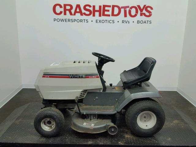 N0V1N42546828 - 1987 LAWN MOWER WHITE photo 3