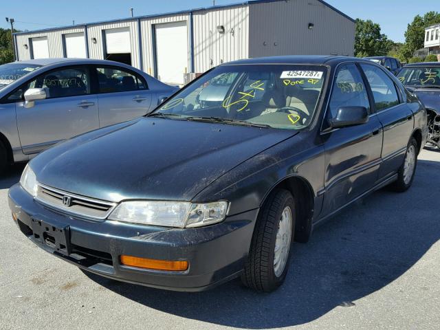 1HGCD5662VA248568 - 1997 HONDA ACCORD GREEN photo 2