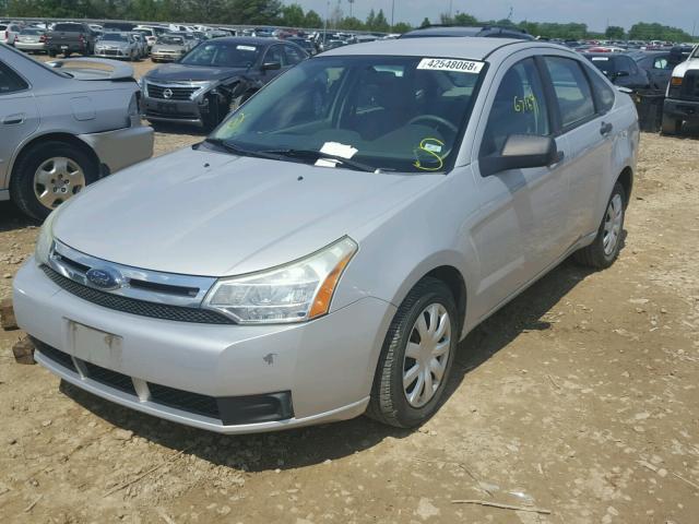 1FAHP34N98W143856 - 2008 FORD FOCUS S/SE SILVER photo 2