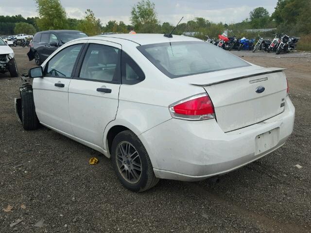 1FAHP3FN6BW184966 - 2011 FORD FOCUS SE WHITE photo 3