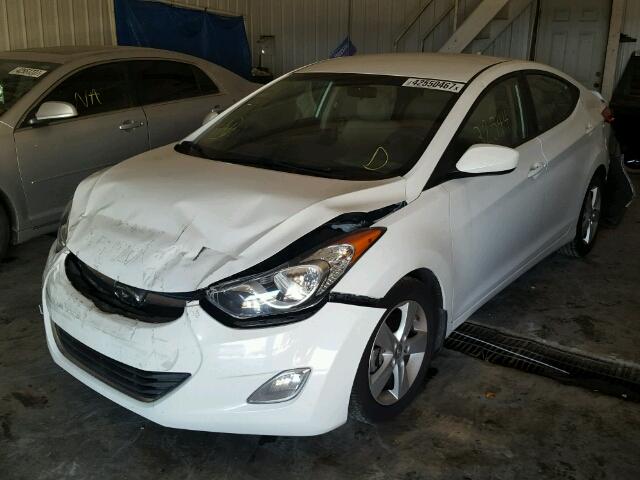 5NPDH4AE5DH420910 - 2013 HYUNDAI ELANTRA WHITE photo 2