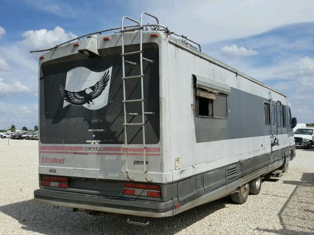 17N430124JW007905 - 1988 FLEETWOOD MOTORHOME TWO TONE photo 4