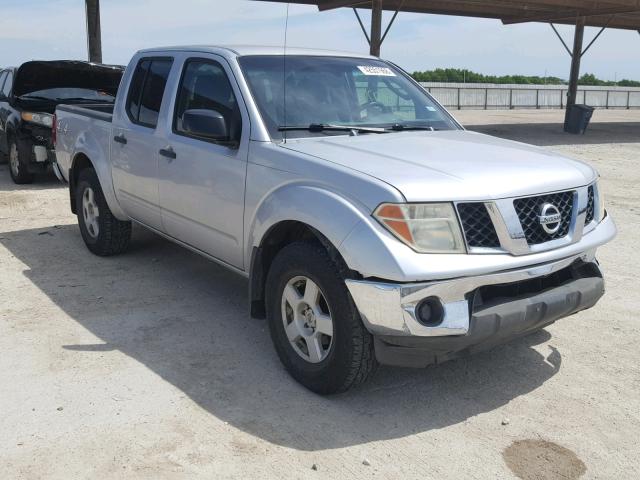 1N6AD07W46C462682 - 2006 NISSAN FRONTIER C SILVER photo 1