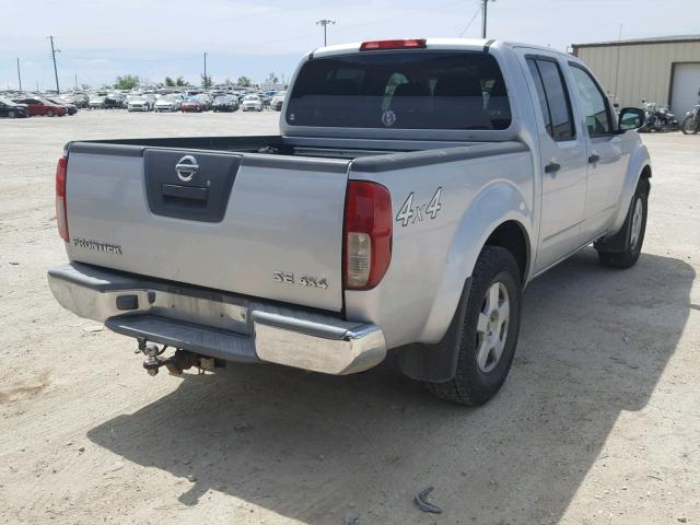 1N6AD07W46C462682 - 2006 NISSAN FRONTIER C SILVER photo 4