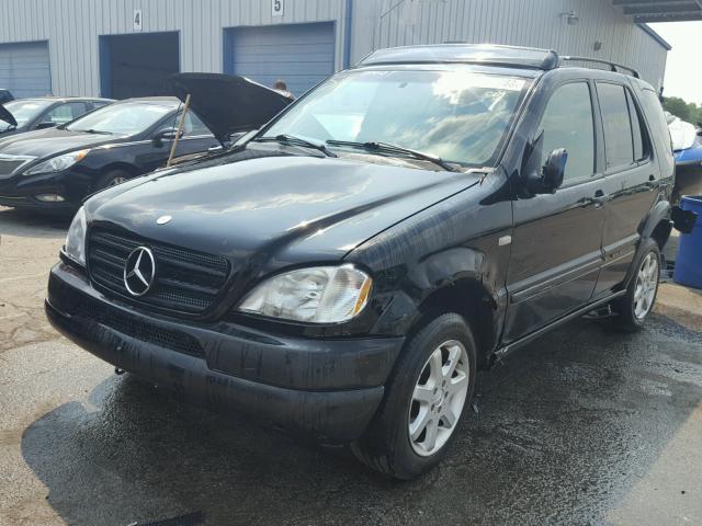 4JGAB72E7XA079991 - 1999 MERCEDES-BENZ ML 430 BLACK photo 2