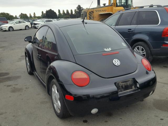 3VWCF21CXYM417812 - 2000 VOLKSWAGEN NEW BEETLE 黑色 照片 3