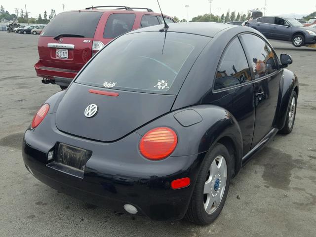 3VWCF21CXYM417812 - 2000 VOLKSWAGEN NEW BEETLE 黑色 照片 4