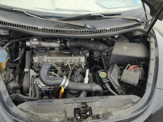 3VWCF21CXYM417812 - 2000 VOLKSWAGEN NEW BEETLE 黑色 照片 7