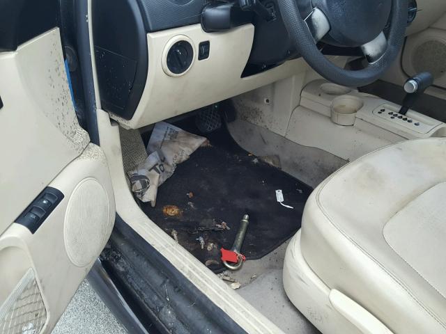 3VWCF21CXYM417812 - 2000 VOLKSWAGEN NEW BEETLE 黑色 照片 9