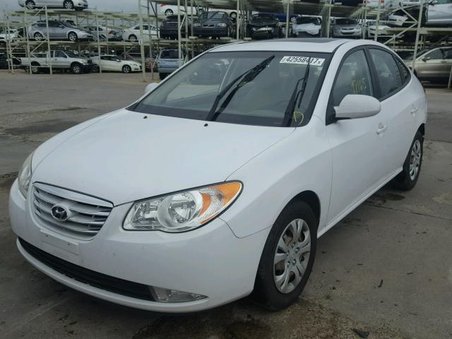 KMHDU4AD4AU083758 - 2010 HYUNDAI ELANTRA WHITE photo 2