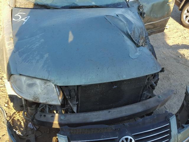 WVWRH63B42P075097 - 2002 VOLKSWAGEN PASSAT GLX GREEN photo 7