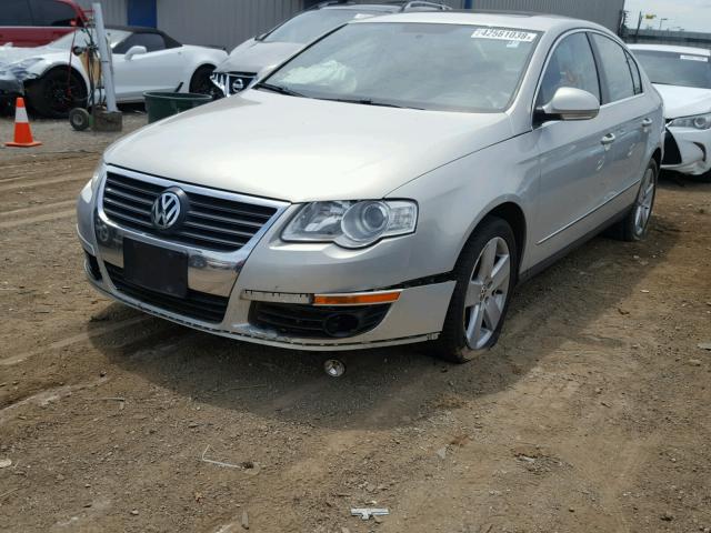 WVWJK73C49P051017 - 2009 VOLKSWAGEN PASSAT TUR SILVER photo 2