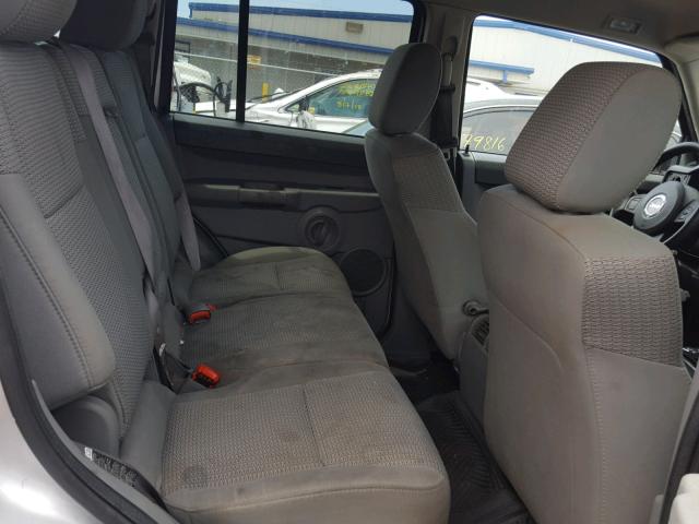 1J8HH48K07C587469 - 2007 JEEP COMMANDER GRAY photo 6