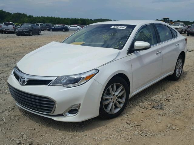 4T1BK1EB8DU015438 - 2013 TOYOTA AVALON BAS WHITE photo 2