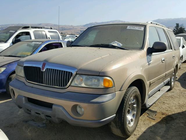 5LMRU27L4WLJ12839 - 1998 LINCOLN NAVIGATOR ვერცხლისფერი ფოტო 2