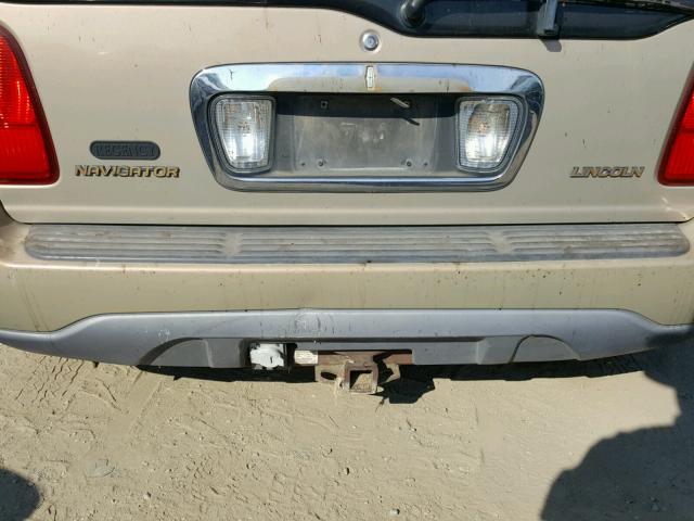 5LMRU27L4WLJ12839 - 1998 LINCOLN NAVIGATOR ვერცხლისფერი ფოტო 9