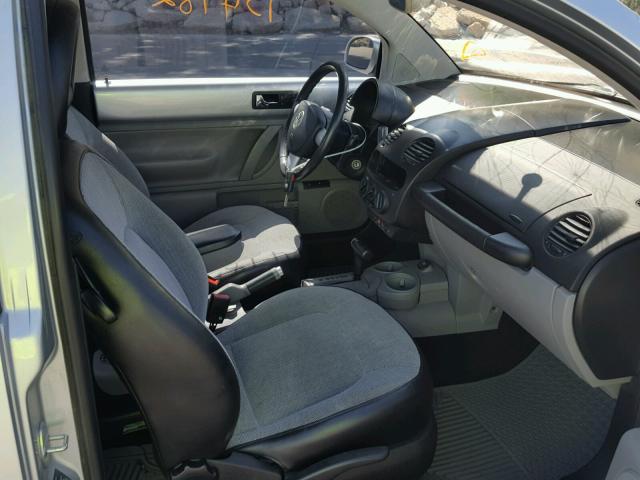 3VWDD21C22M406787 - 2002 VOLKSWAGEN NEW BEETLE 银色 照片 5