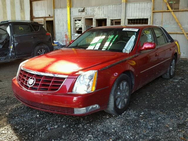 1G6KH5EYXAU112153 - 2010 CADILLAC DTS PREMIU RED photo 2