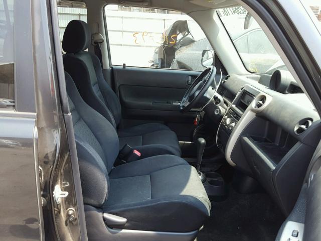 JTLKT324X64107774 - 2006 TOYOTA SCION XB Negro foto 5