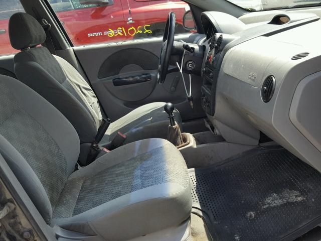 KL1TD62635B307123 - 2005 CHEVROLET AVEO BASE Czarny zdjęcie 5