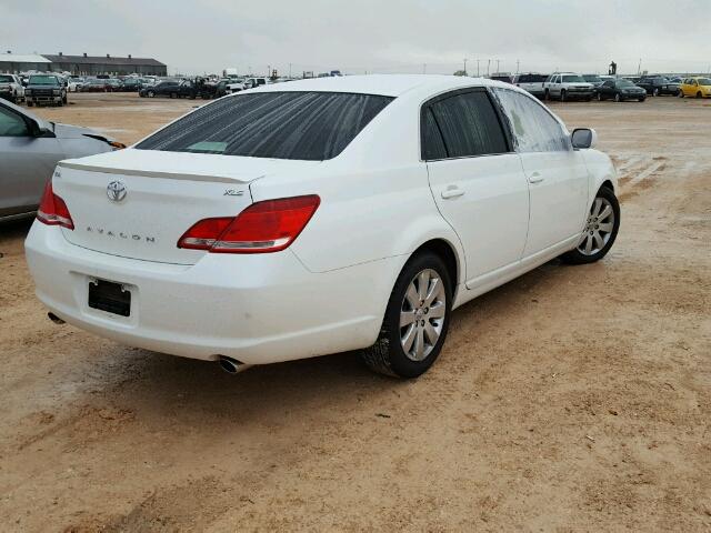 4T1BK36B46U134892 - 2006 TOYOTA AVALON XL WHITE photo 4