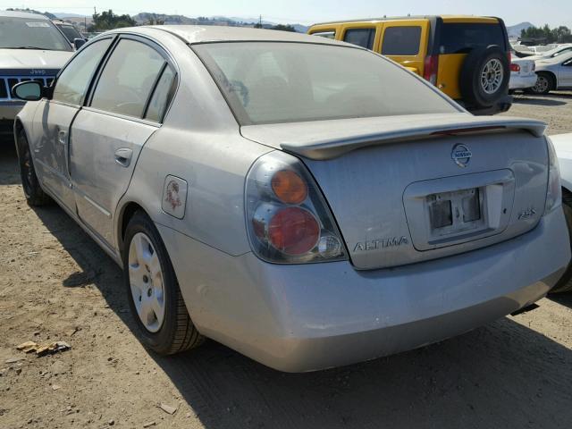 1N4AL11D62C110349 - 2002 NISSAN ALTIMA BAS SILVER photo 3