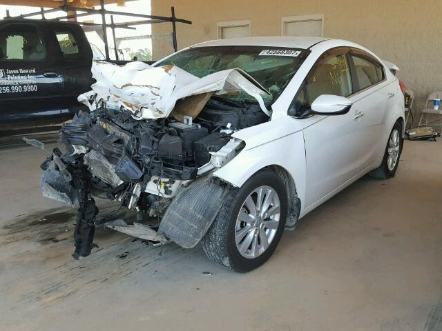 KNAFX4A81E5104926 - 2014 KIA FORTE WHITE photo 2