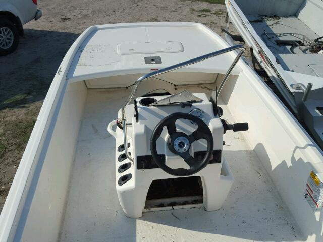 BUJ55848H213 - 2013 MAKO BOAT WHITE photo 5